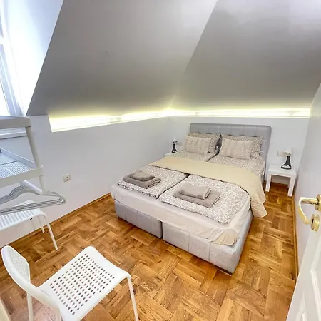 Lägenhet 'shell' Flat In The Center